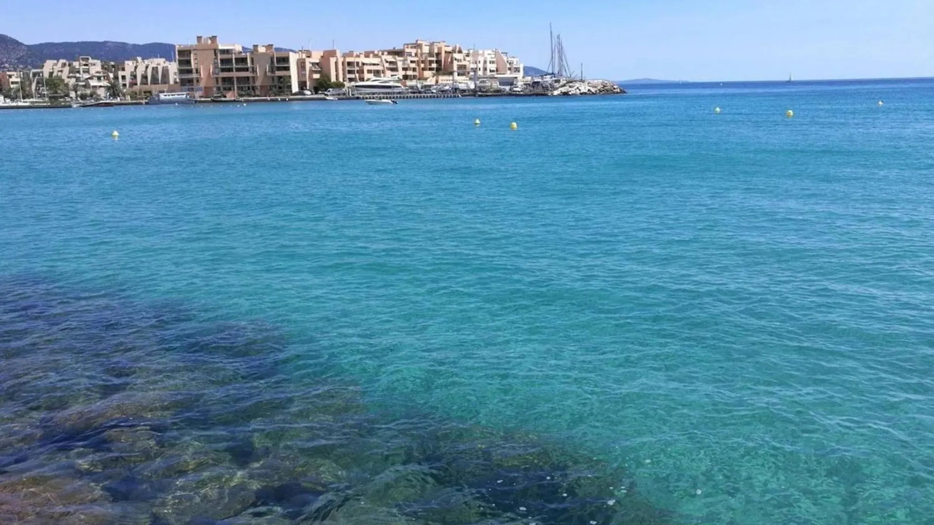 Appartement 2 Pieces Climatise Proche Plage A Bormes-Les-Mimosas - Fr-1-251-834 0*,  France
